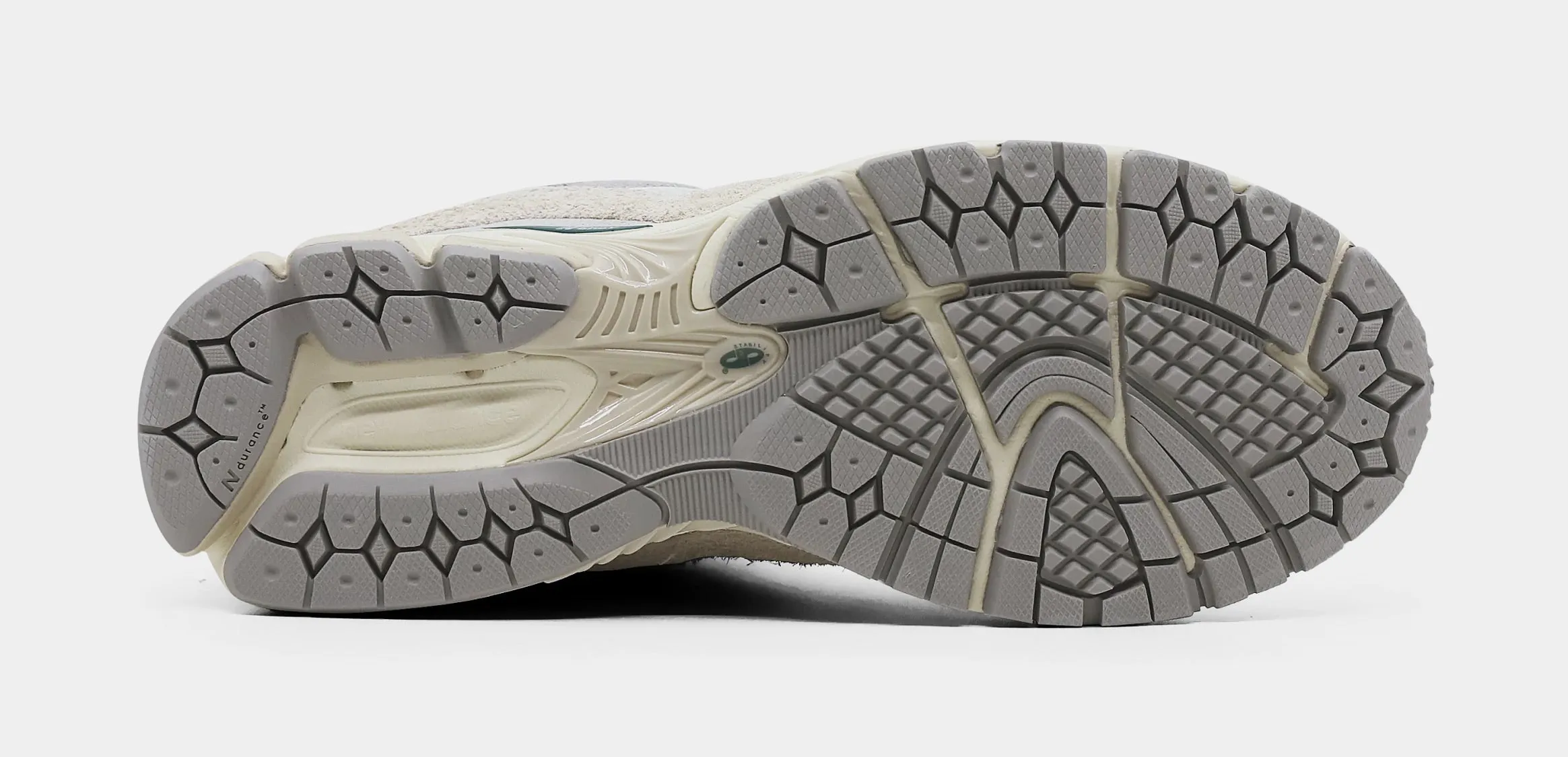 2002R Linen Mens Running Shoes (Beige/Slate Grey)
