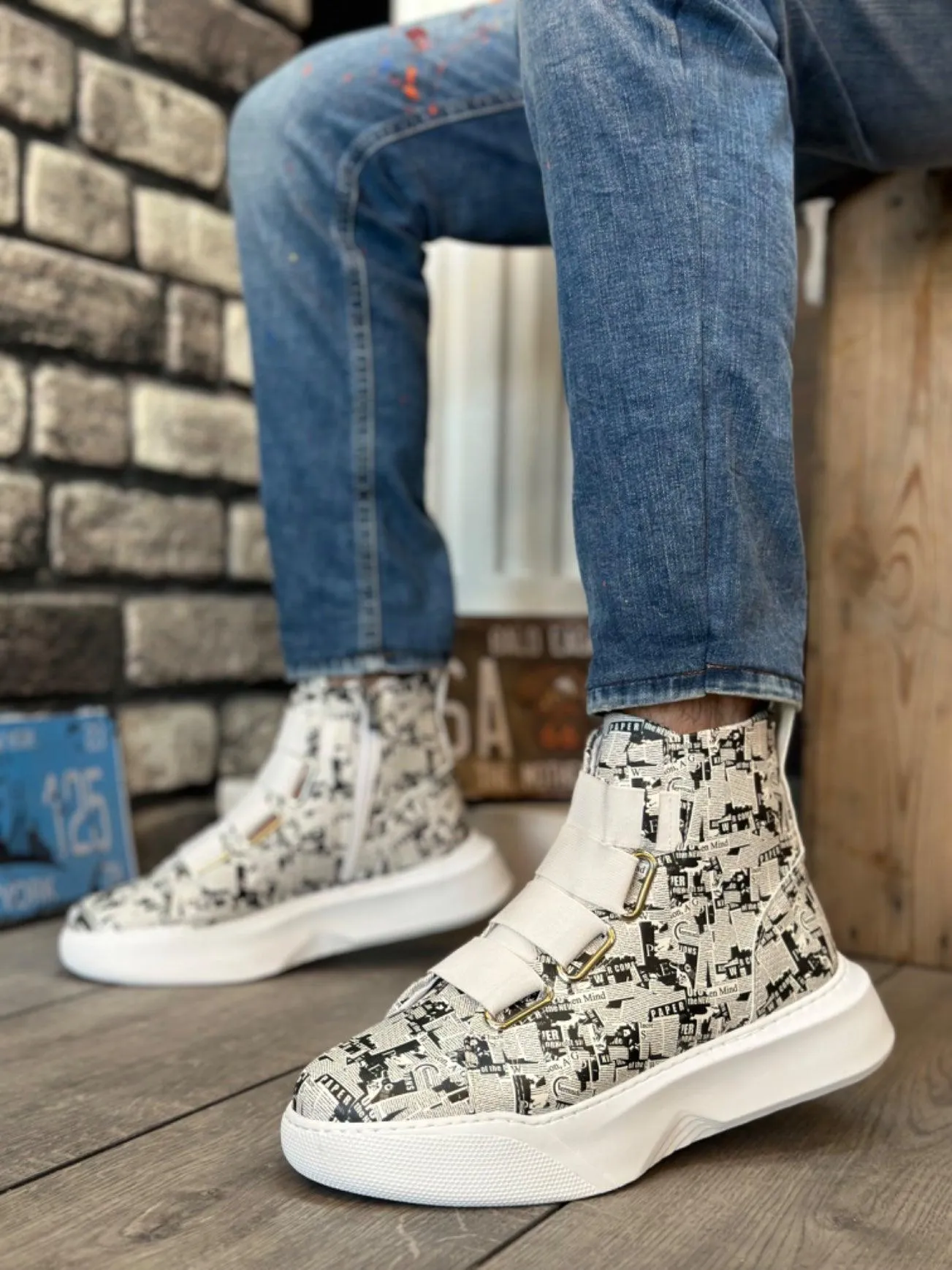 BA0142 Banded Men's High-Sole Newspaper Sports Boots