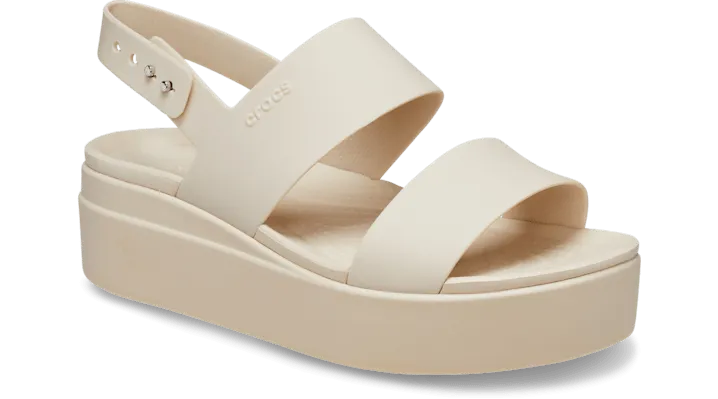 Crocs Brooklyn Low Wedge Sandstone