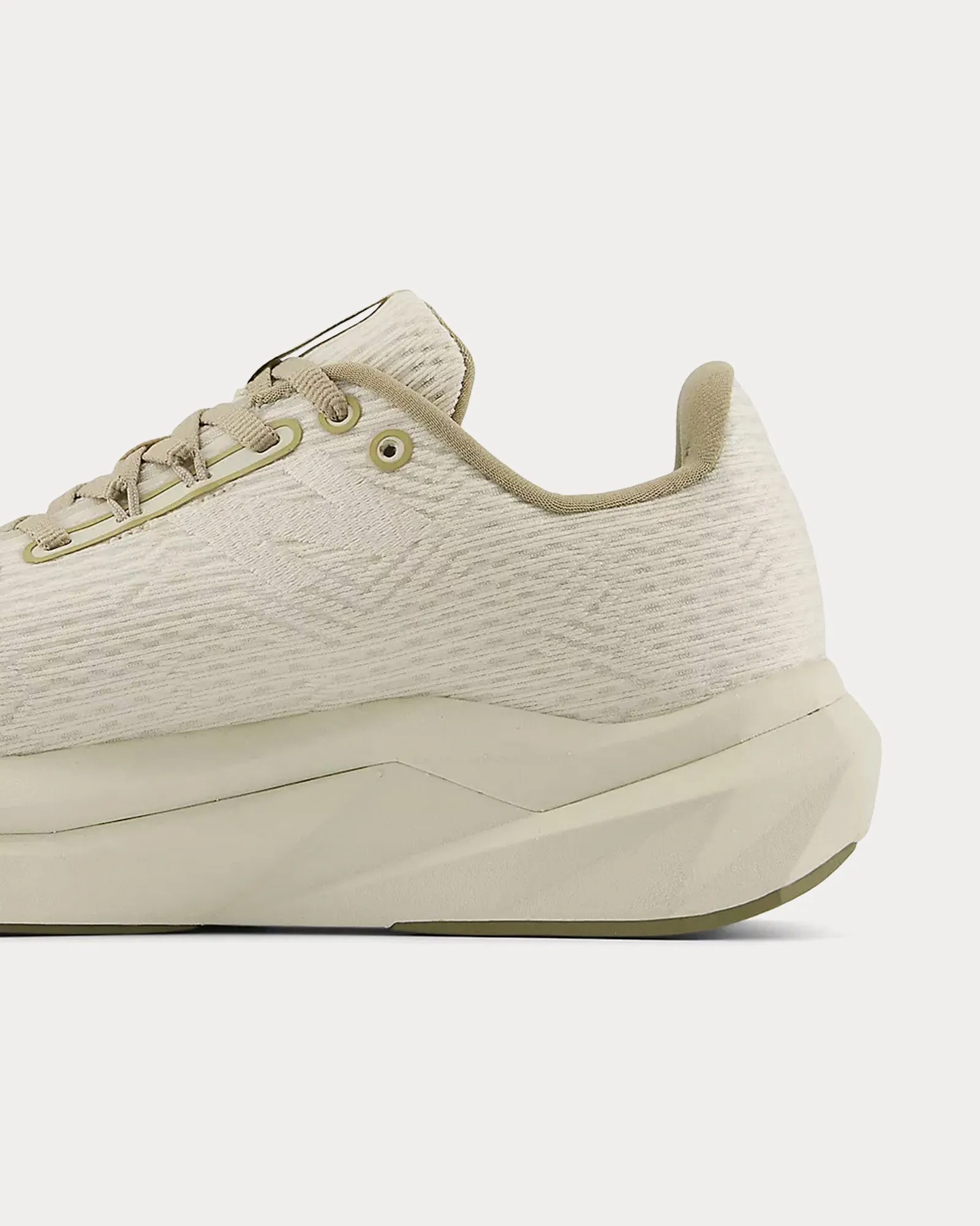 FuelCell Propel v5 Linen / Dark Stoneware / Stoneware Running Shoes