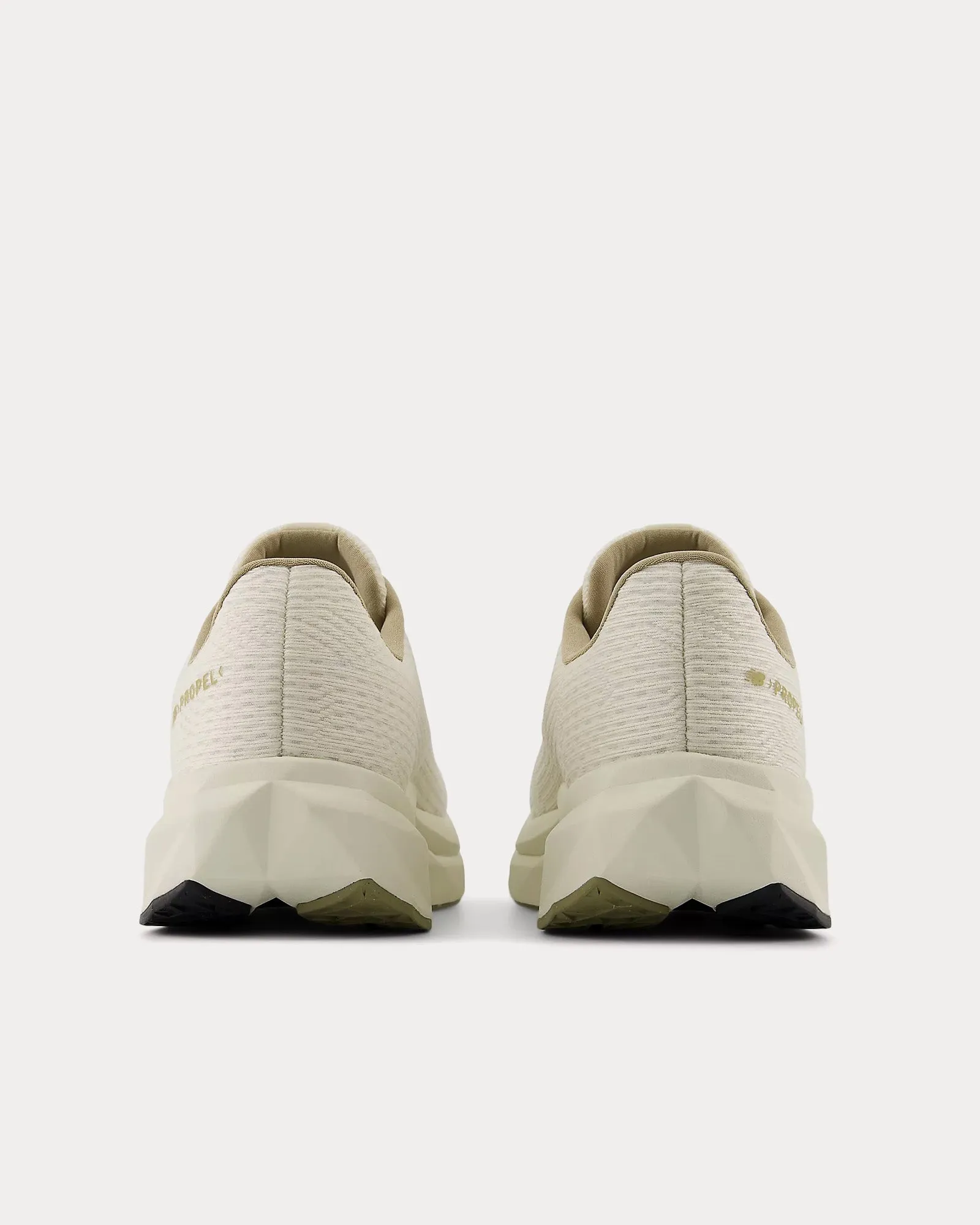 FuelCell Propel v5 Linen / Dark Stoneware / Stoneware Running Shoes